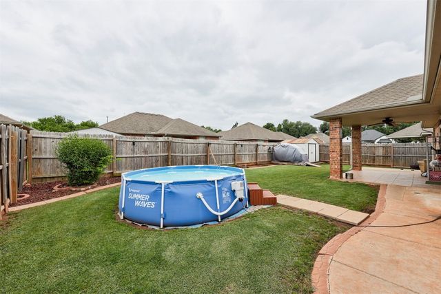 520 E Juniper Lane, Mustang, OK 73064