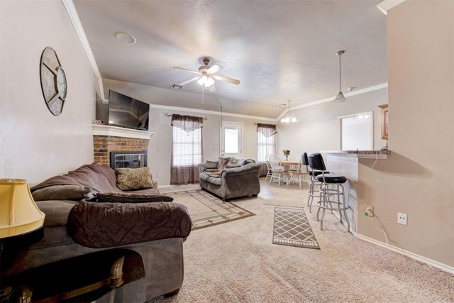 520 E Juniper Lane, Mustang, OK 73064
