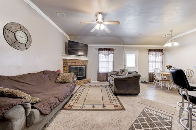 520 E Juniper Lane, Mustang, OK 73064