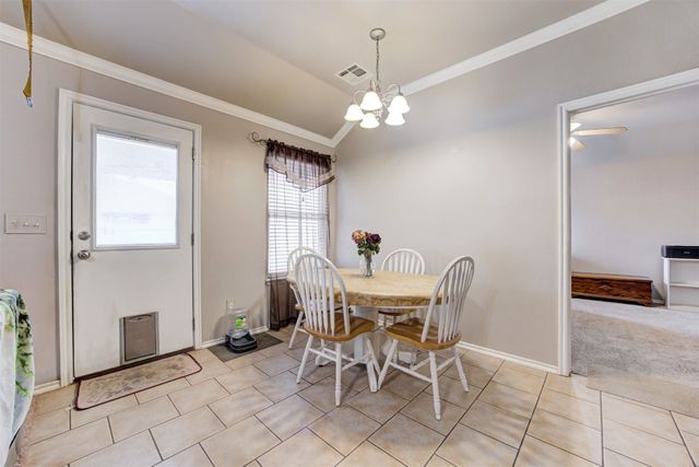 520 E Juniper Lane, Mustang, OK 73064