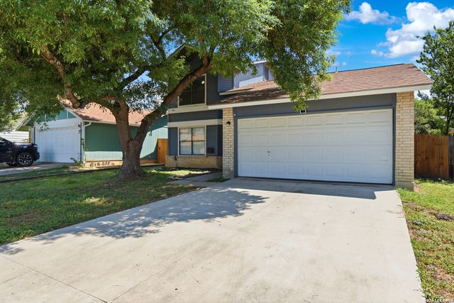 8426 MAPLE RIDGE DR, San Antonio, TX 78239