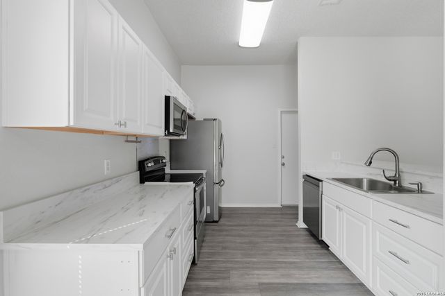 8426 MAPLE RIDGE DR, San Antonio, TX 78239