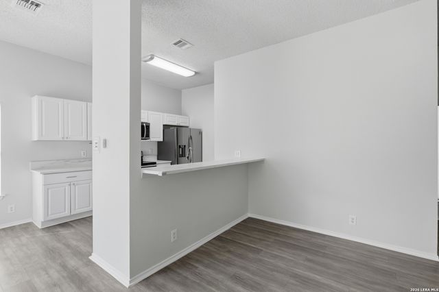 8426 MAPLE RIDGE DR, San Antonio, TX 78239