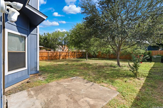 8426 MAPLE RIDGE DR, San Antonio, TX 78239