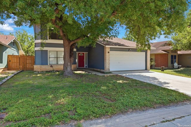 8426 MAPLE RIDGE DR, San Antonio, TX 78239