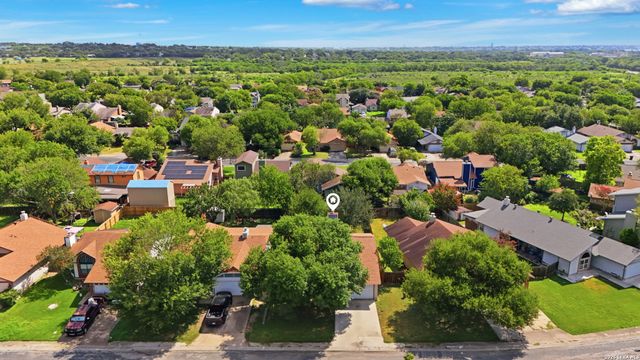 8426 MAPLE RIDGE DR, San Antonio, TX 78239