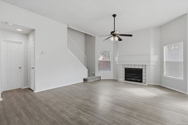8426 MAPLE RIDGE DR, San Antonio, TX 78239