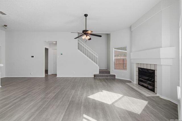8426 MAPLE RIDGE DR, San Antonio, TX 78239