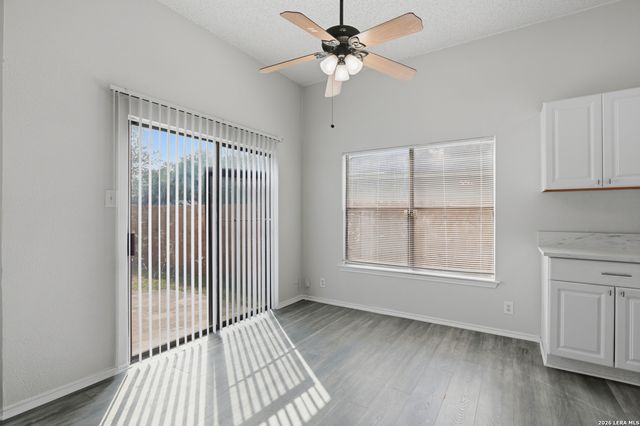 8426 MAPLE RIDGE DR, San Antonio, TX 78239