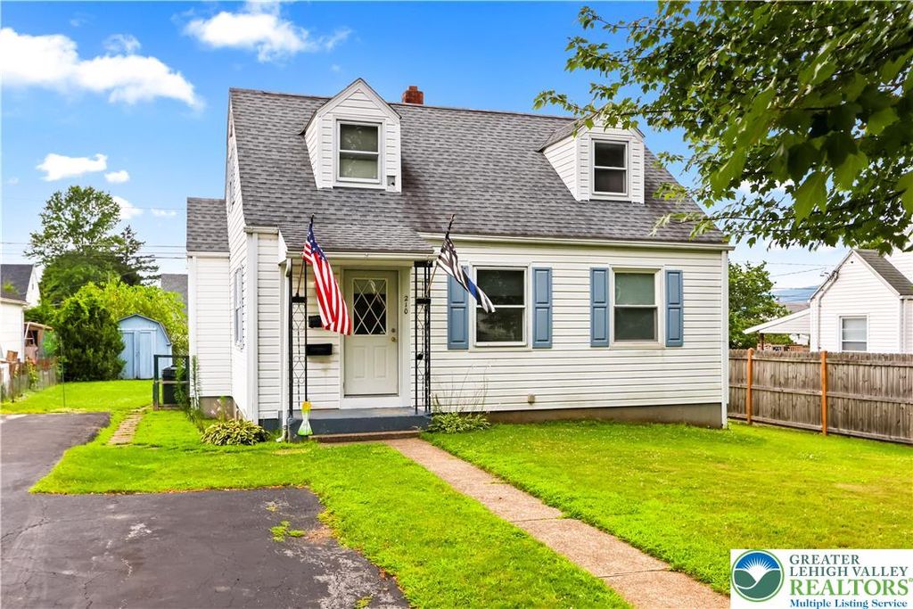 210 Cedar Road, Hellertown Boro, PA 18055