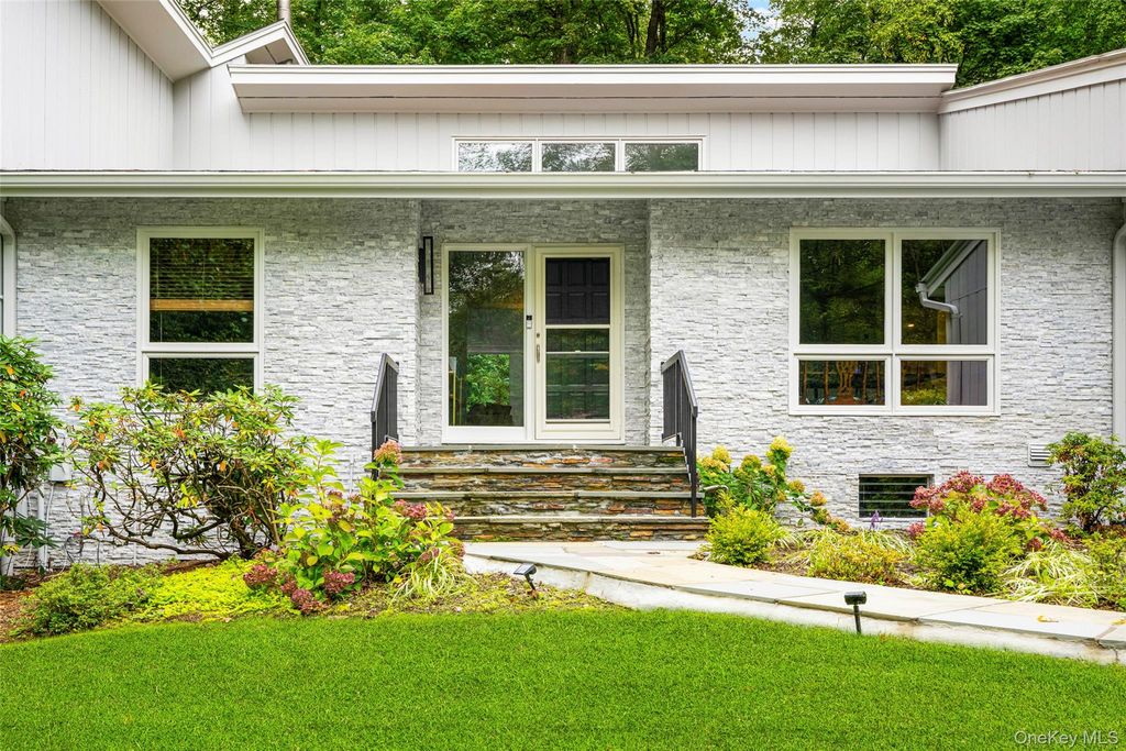 26 Cecilia Lane, Pleasantville, NY 10570 — photo 3