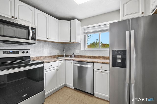 35 Carillon Drive D, Rocky Hill, CT 06067