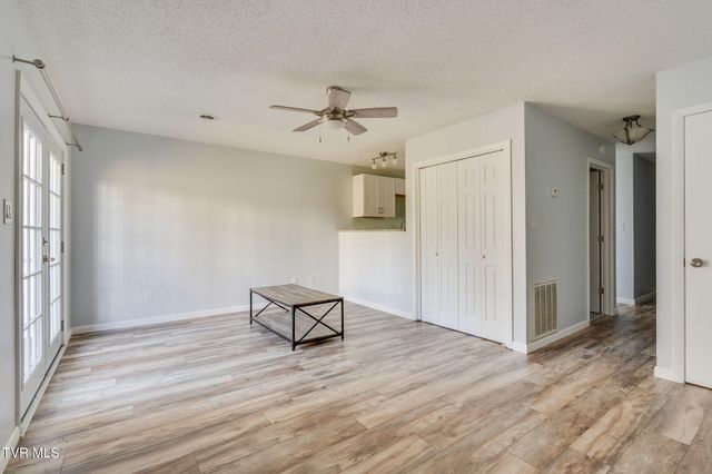 2023 Weaver Pike 3, Bristol, TN 37620