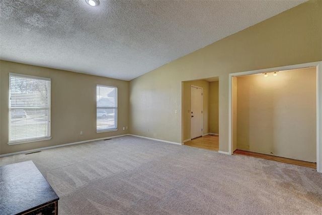 841 N Robinson Avenue, Oklahoma City, OK 73170