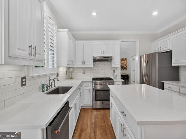 6425 Stream Side Court, Cumming, GA 30041