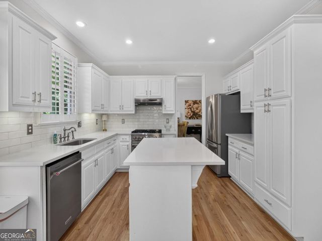 6425 Stream Side Court, Cumming, GA 30041