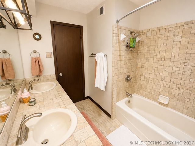 824 Virginia Lane, Ardmore, OK 73401