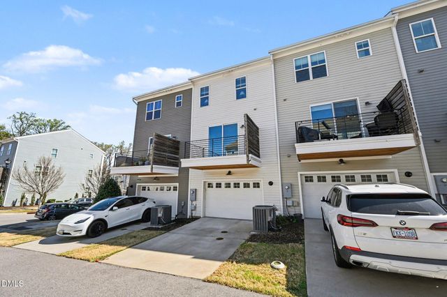 713 Peakland Place, Raleigh, NC 27604