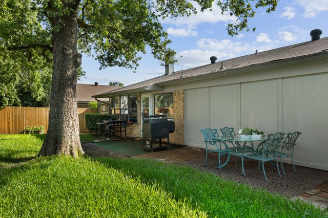 3108 Woodbridge Drive, Bedford, TX 76021