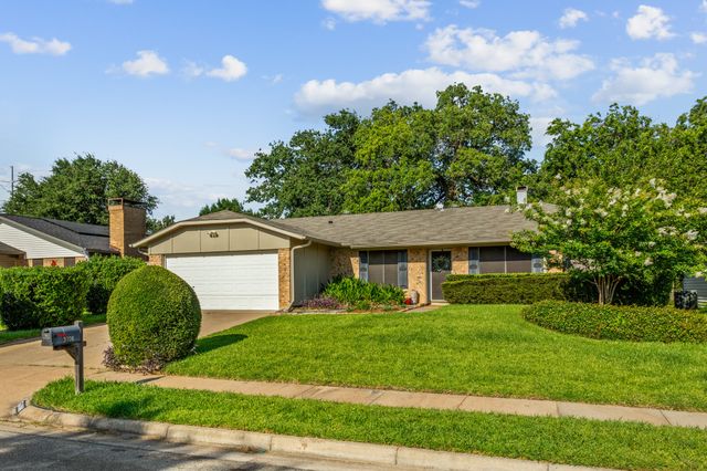 3108 Woodbridge Drive, Bedford, TX 76021