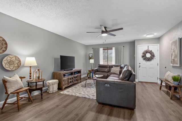 3108 Woodbridge Drive, Bedford, TX 76021