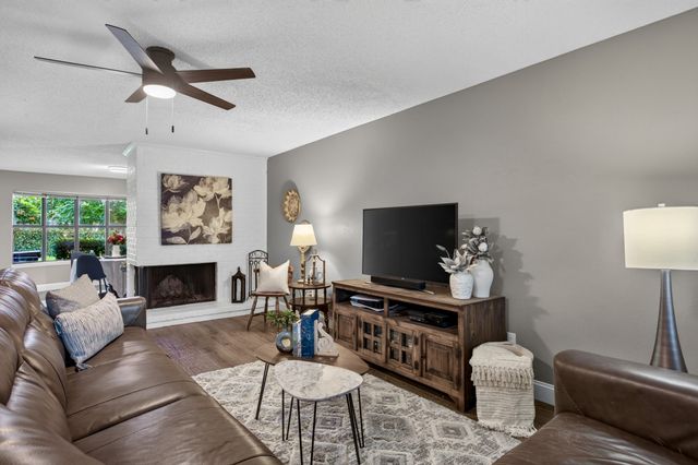 3108 Woodbridge Drive, Bedford, TX 76021