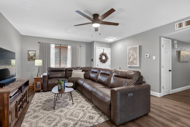 3108 Woodbridge Drive, Bedford, TX 76021