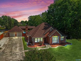 2304 Duncansby Drive, Decatur, AL 35603