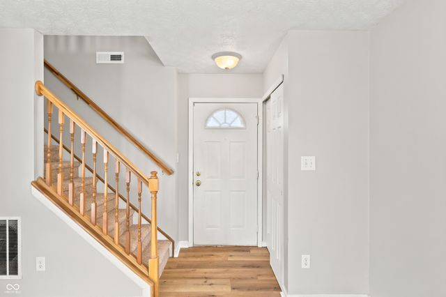 5658 Cheval, Indianapolis, IN 46235