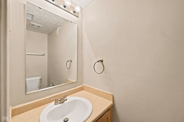 5658 Cheval, Indianapolis, IN 46235