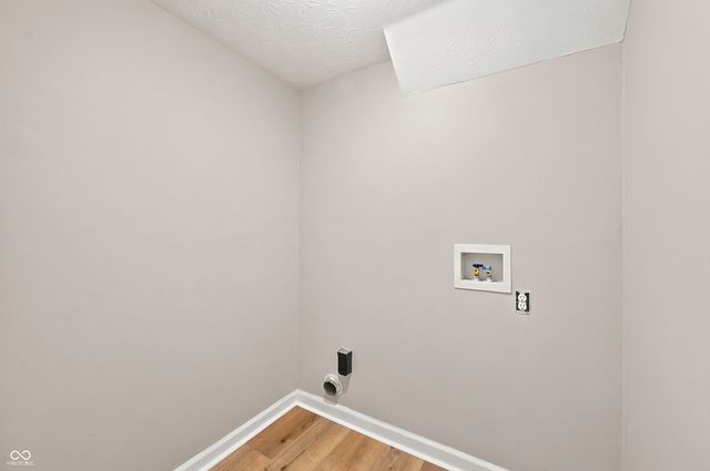 5658 Cheval, Indianapolis, IN 46235