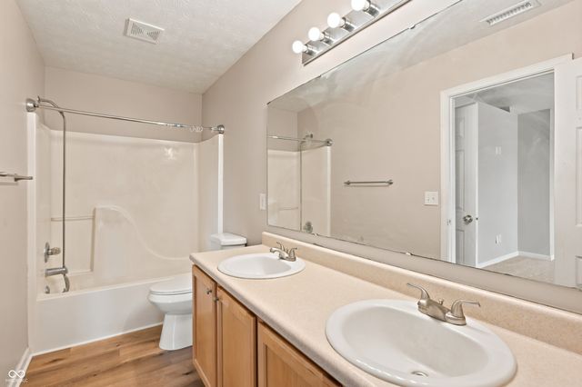 5658 Cheval, Indianapolis, IN 46235