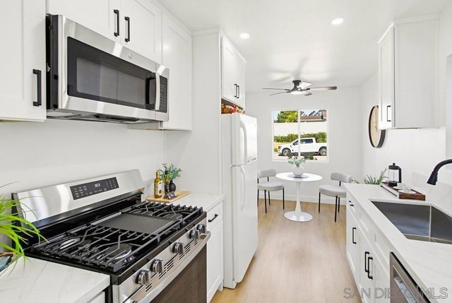 715 Sunflower St, Encinitas, CA 92024