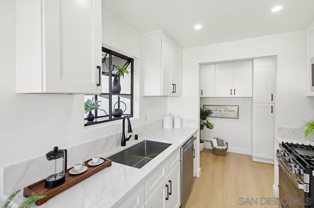 715 Sunflower St, Encinitas, CA 92024