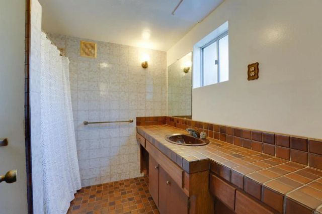 1223 Pennsylvania Avenue, San Diego, CA 92103