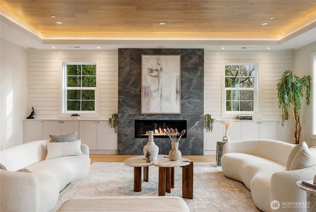 12811 SE 44th Place, Bellevue, WA 98006