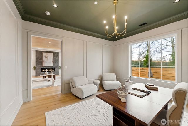 12811 SE 44th Place, Bellevue, WA 98006