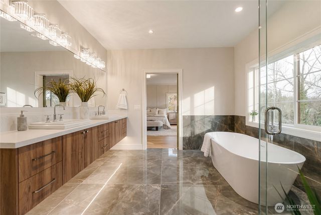 12811 SE 44th Place, Bellevue, WA 98006