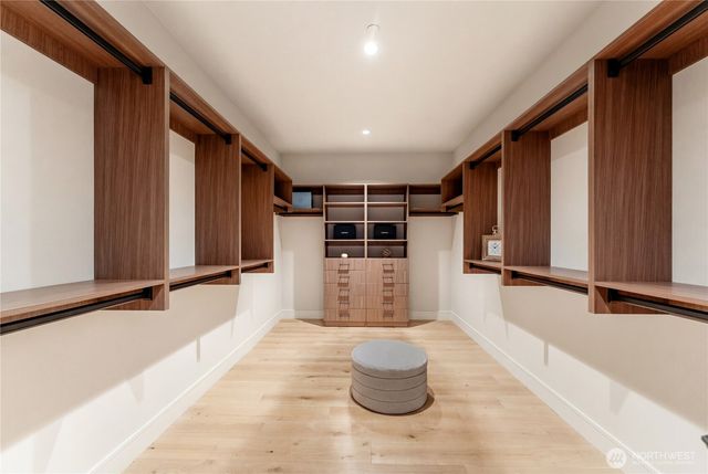 12811 SE 44th Place, Bellevue, WA 98006