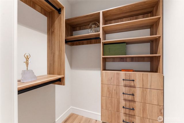 12811 SE 44th Place, Bellevue, WA 98006