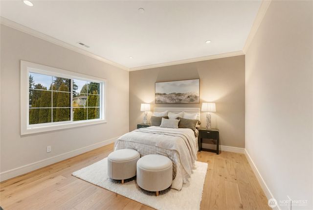 12811 SE 44th Place, Bellevue, WA 98006