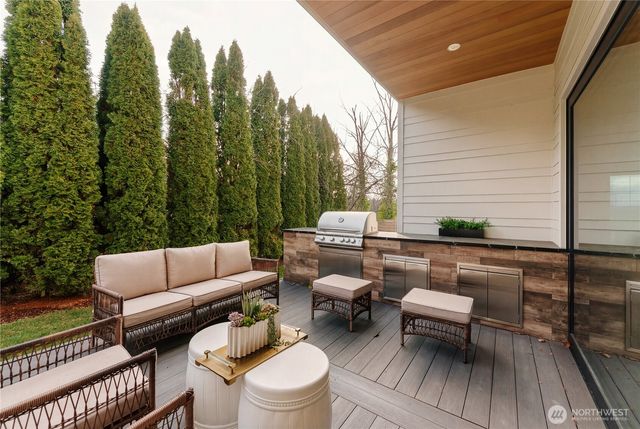 12811 SE 44th Place, Bellevue, WA 98006