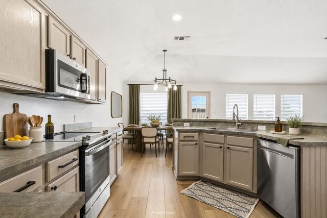 1020 Hannah Street, Burleson, TX 76028