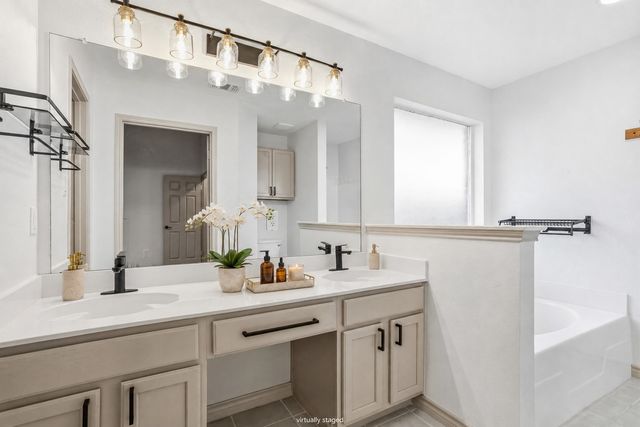 1020 Hannah Street, Burleson, TX 76028