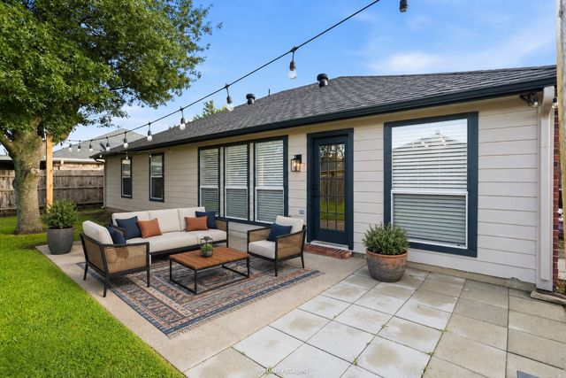 1020 Hannah Street, Burleson, TX 76028