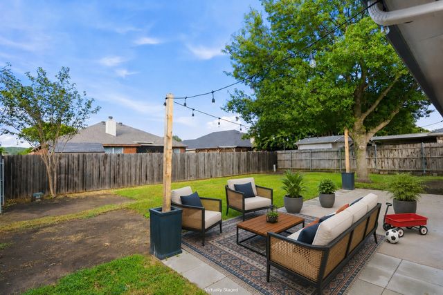 1020 Hannah Street, Burleson, TX 76028