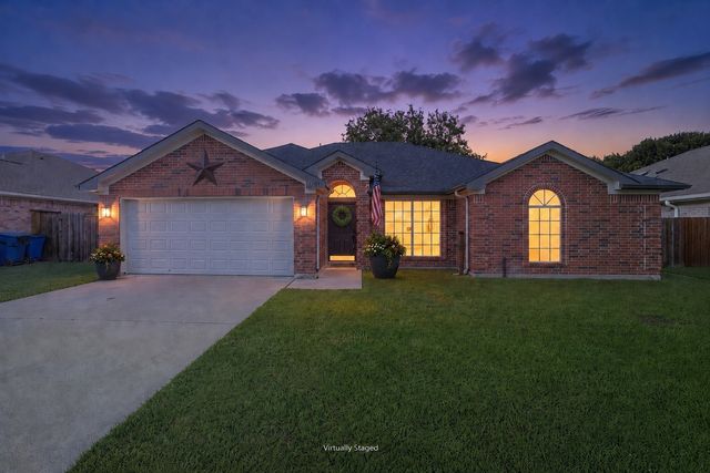 1020 Hannah Street, Burleson, TX 76028
