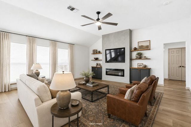 1020 Hannah Street, Burleson, TX 76028