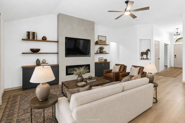 1020 Hannah Street, Burleson, TX 76028