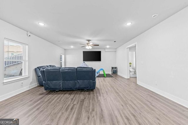 625 Fenwick Park Drive, Lawrenceville, GA 30045